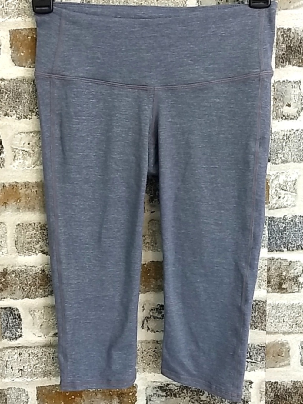 Athleta Light Gray Short Capri athletic legging sz S